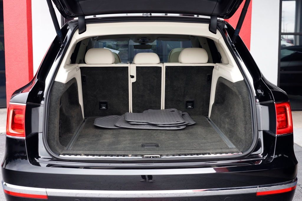 Used 2019 Bentley Bentayga AWD/4WD image 16