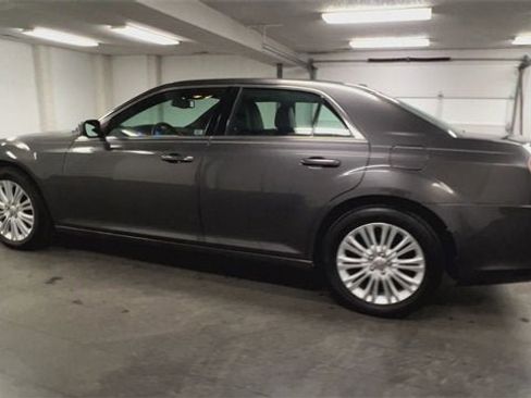 Used 2014 Chrysler 300 AWD w/ Driver Convenience Group image 6