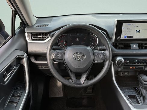 Used 2024 Toyota RAV4 XLE FWD image 10