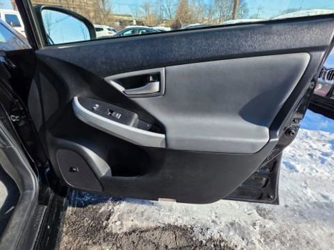 Used 2014 Toyota Prius Four image 30