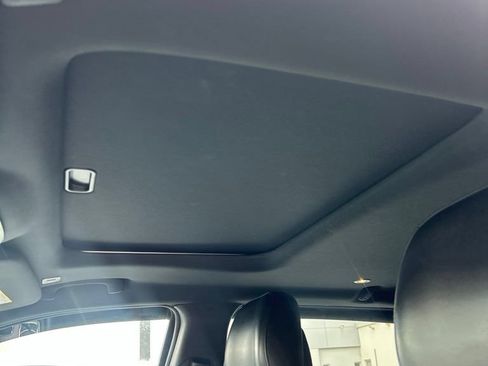Used 2019 Jeep Grand Cherokee Limited AWD/4WD image 8