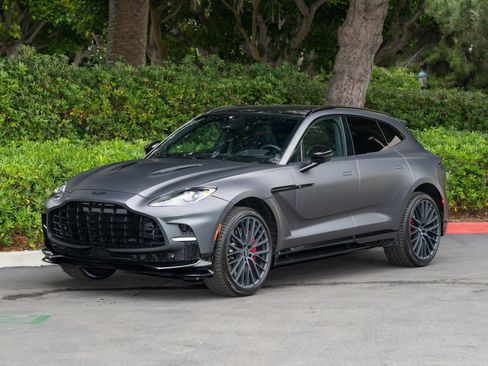 Used 2025 Aston Martin DBX 707 image 32