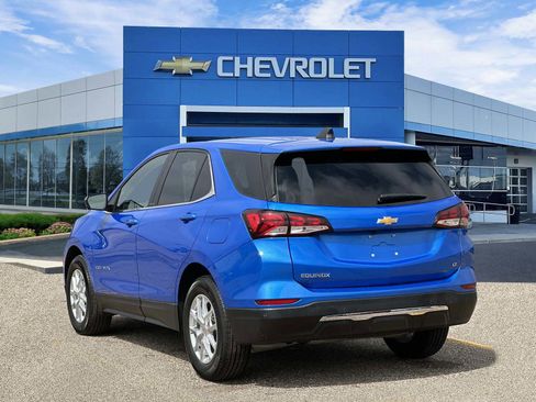 Used 2024 Chevrolet Equinox LT w/ LPO, Floor Liner Package image 3
