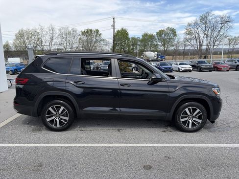 Used 2023 Volkswagen Atlas SE image 7