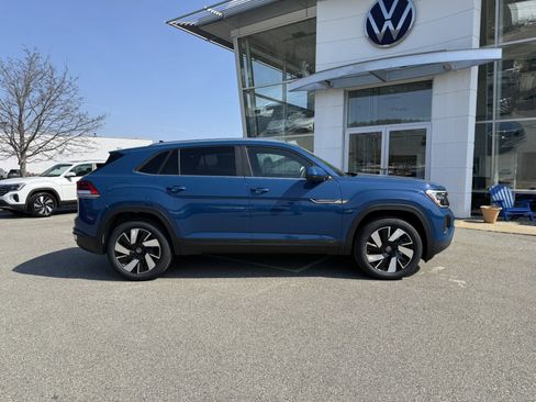 New 2026 Volkswagen Atlas Cross Sport SE AWD/4WD image 2