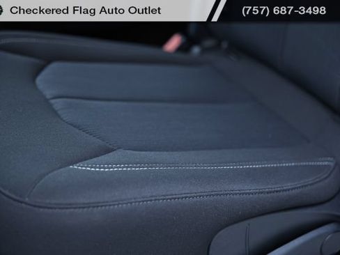 Used 2022 Chrysler Voyager LX FWD image 23