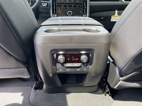 New 2026 GMC Yukon Denali w/ Denali Reserve Package AWD/4WD image 33