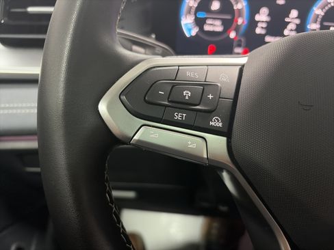 Certified 2025 Volkswagen Tiguan SE AWD/4WD image 20