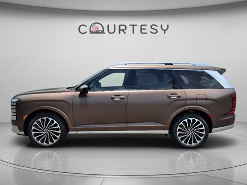 New 2026 Hyundai Palisade Calligraphy FWD image 2
