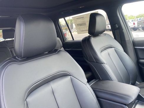 New 2025 Jeep Grand Cherokee L Limited w/ Trailer Tow Package image 32