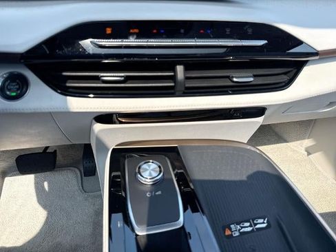 Certified 2025 Buick Enclave Avenir w/ Super Cruise Package FWD image 11
