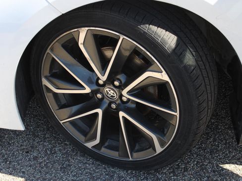 Used 2020 Toyota Corolla XSE FWD image 17