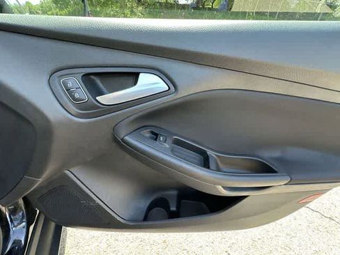 Used 2018 Ford Focus SE FWD image 20