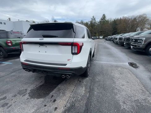 Used 2025 Ford Explorer ST AWD/4WD image 18