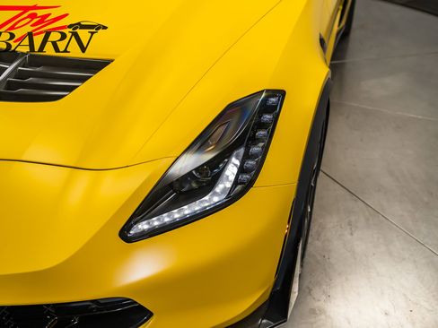 Used 2015 Chevrolet Corvette Z06 w/ 3LZ Preferred Equipment Group image 19