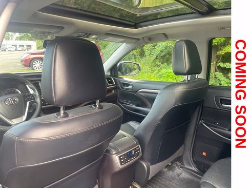 Used 2016 Toyota Highlander Limited Platinum AWD/4WD image 12