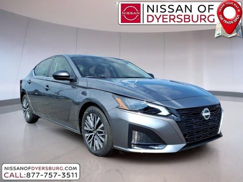New 2025 Nissan Sentra SV w/ All-Weather Package FWD image 1