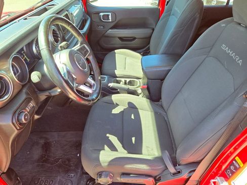 Used 2020 Jeep Wrangler Unlimited Sahara w/ Cold Weather Group AWD/4WD image 6