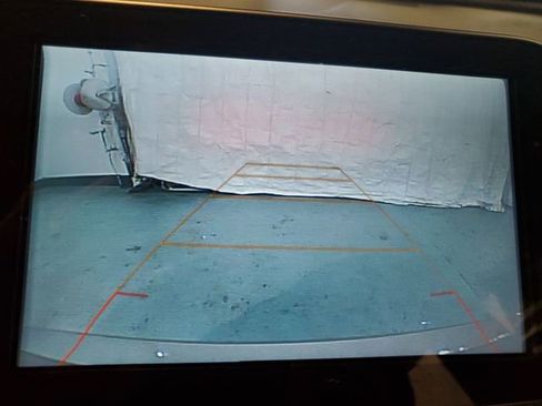 Used 2018 Chevrolet Malibu LT image 21