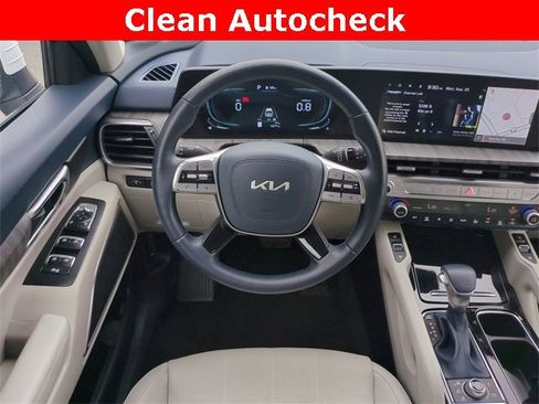 Used 2024 Kia Telluride EX image 16