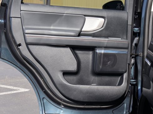 Used 2025 Ford Expedition Active image 28