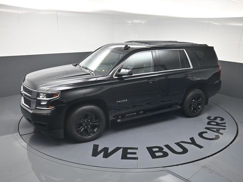 Used 2019 Chevrolet Tahoe LS w/ Enhanced Driver Alert Package AWD/4WD image 12