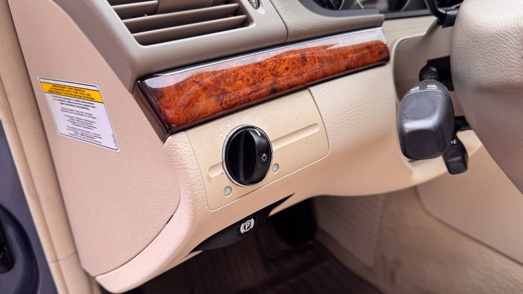 Used 2005 Mercedes-Benz E 320 CDI Sedan image 15