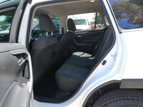 Used 2021 Toyota RAV4 XLE AWD/4WD image 28