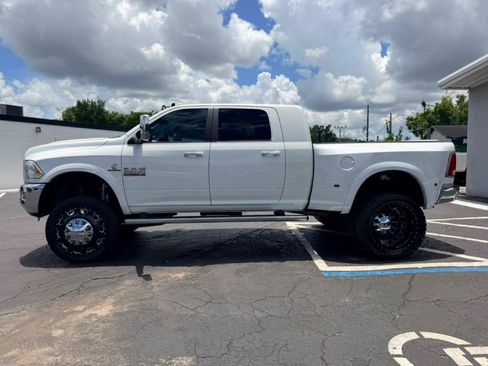 Used 2017 RAM 3500 Laramie w/ Convenience Group AWD/4WD image 4