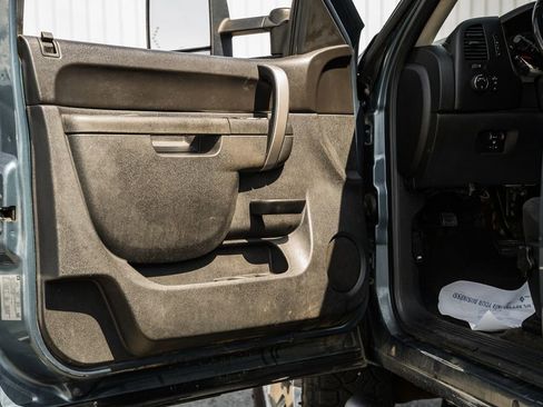 Used 2012 Chevrolet Silverado 2500 LT w/ Interior Plus Package AWD/4WD image 35