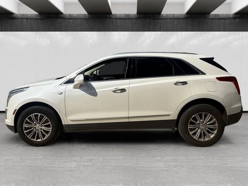 Used 2017 Cadillac XT5 Luxury w/ Driver Awareness Package AWD/4WD image 2