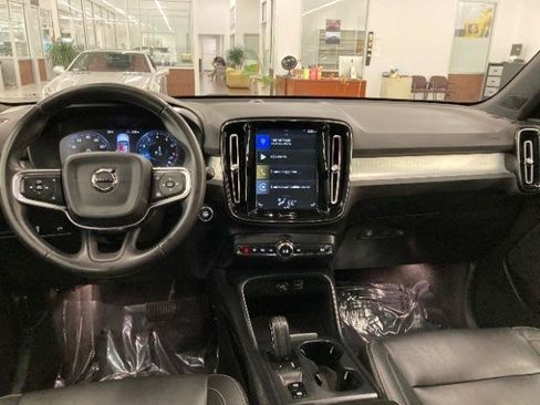 Used 2019 Volvo XC40 T5 Momentum AWD/4WD image 19