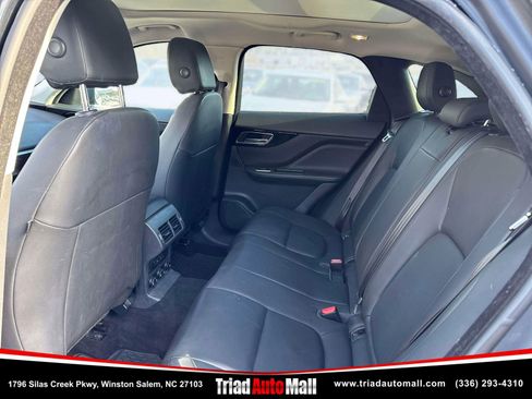 Used 2017 Jaguar F-PACE 20d Sport Utility 4D image 11