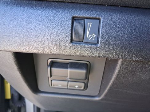 Used 2023 Chevrolet Colorado LT w/ LT Convenience Package III image 23