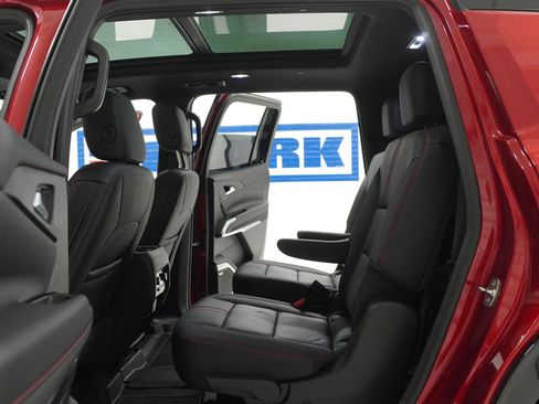 Used 2024 Chevrolet Traverse RS w/ LPO, Floor Liner Package FWD image 38