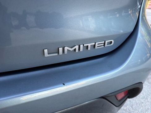 Used 2023 Toyota Highlander Limited FWD image 10