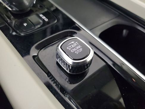 Certified 2022 Volvo XC60 B5 Inscription image 36