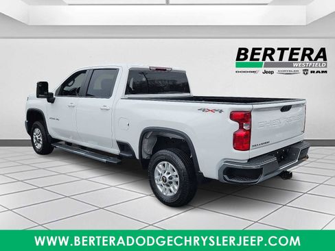 Used 2024 Chevrolet Silverado 2500 LT image 4