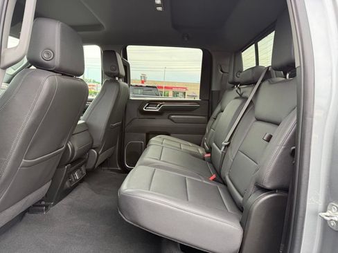 Used 2025 Chevrolet Silverado 2500 LT w/ Trail Boss Package AWD/4WD image 9