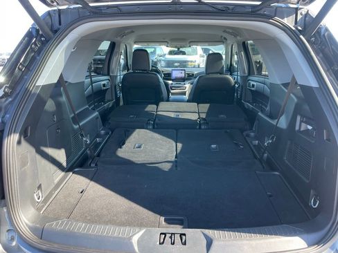 Used 2023 Ford Explorer XLT w/ Equipment Group 202A AWD/4WD image 34