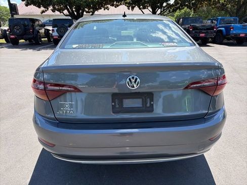 Used 2019 Volkswagen Jetta SE FWD image 4
