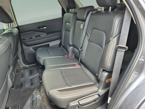 New 2026 Nissan Pathfinder SL AWD/4WD image 18