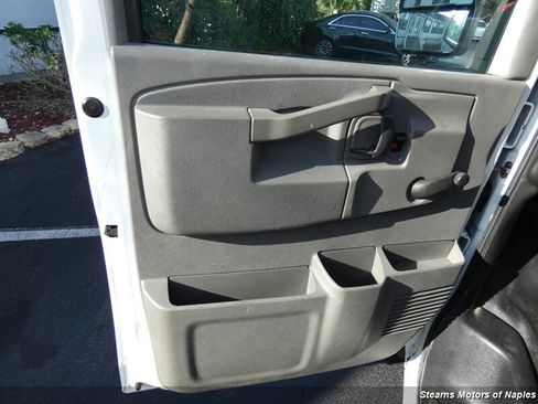 Used 2017 Chevrolet Express 3500 image 47