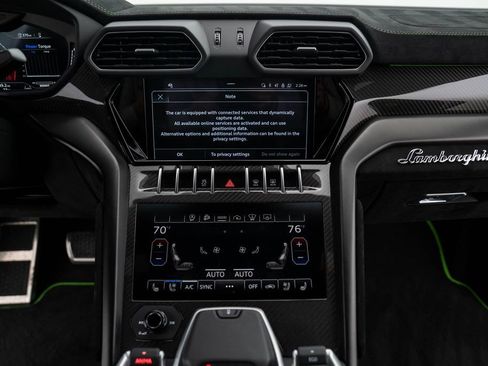 Used 2024 Lamborghini Urus Performante image 34