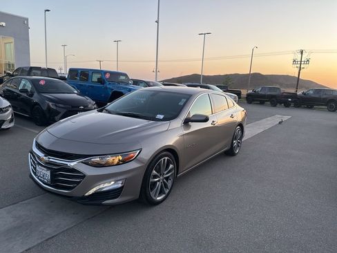 Used 2022 Chevrolet Malibu LT FWD image 4