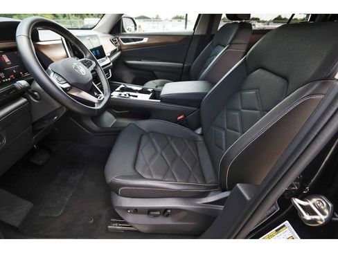 Used 2026 Volkswagen Atlas SE AWD/4WD image 11