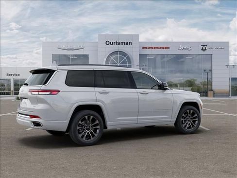 New 2025 Jeep Grand Cherokee L Overland image 4