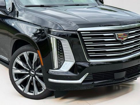 Certified 2025 Cadillac Escalade Premium Luxury Platinum w/ LPO, Floor Liner Package AWD/4WD image 6