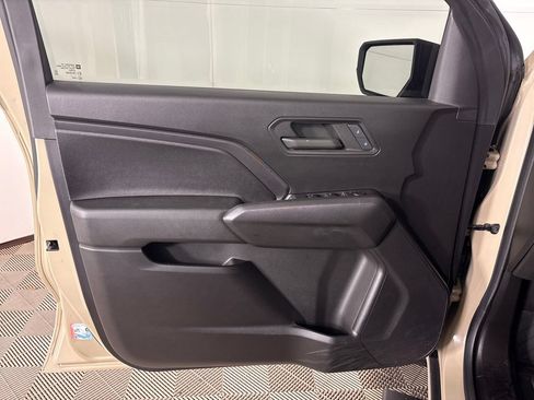 Used 2023 Chevrolet Colorado Trail Boss AWD/4WD image 12