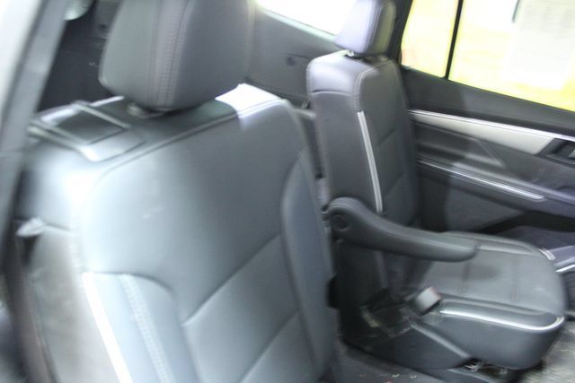 Used 2025 Buick Enclave Preferred w/ LPO, Floor Liner Package FWD image 11